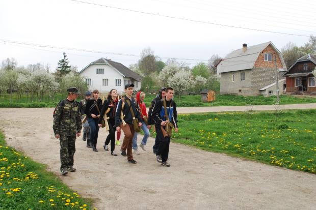 Громадська рада з питань туризму Калущини у неділю, 18 квітня, організувала першу історико-краєзнавчу екскурсію в селі Б