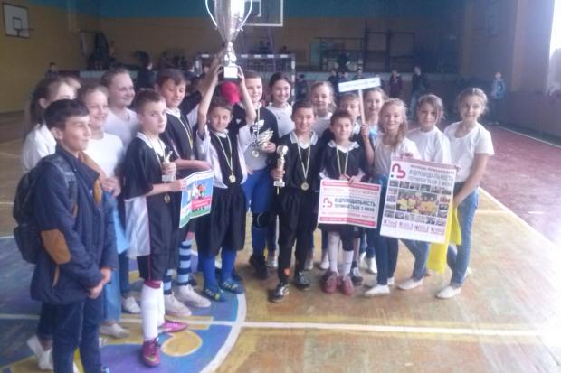 Загалом у районному турнірі взяли участь 13 шкільних команд | Фото: Калуська РДА