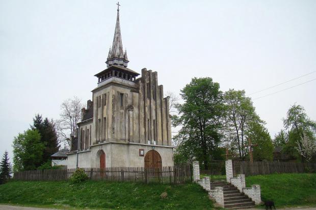 У селі Цвітова зберігся реформаторський костел. Перша письмова згадка про село Цвітова належить до 1578 року. Колись тут