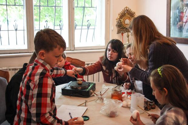 У Вербну неділю у Калуші діяли дві творчі майстерні, а такж &mdash; презентація лемківської громади у документах | Фото: