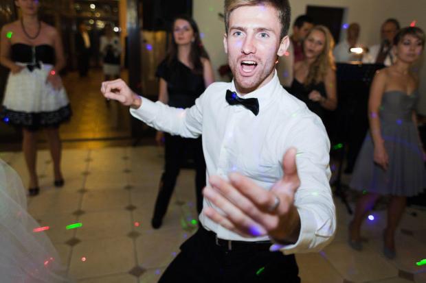 "Друзі, тут так склалося, шо я зізнався собі в своєму давньому дитячому бажанні &mdash; бути актором та співати&quo