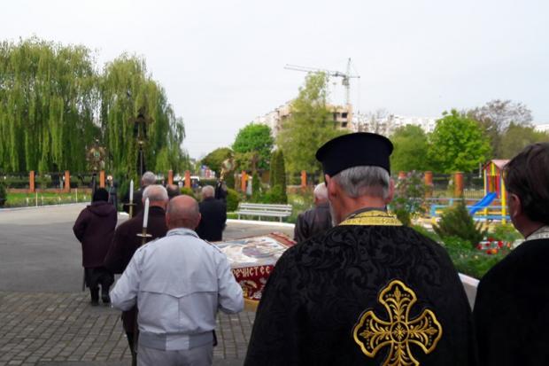 Винесення Плащаниці очолив о. Григорій Мороз | Фото: Мар'яна Атаманчук