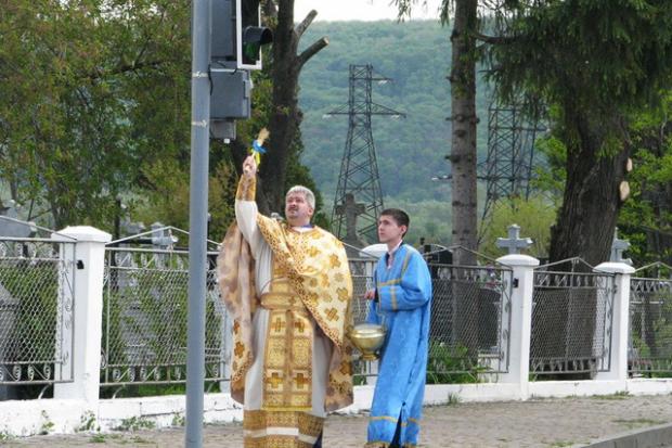 Питання встановлення світлофора на небезпечному перехресті було одним із пріоритетних для влади і громади села | Фото: Т