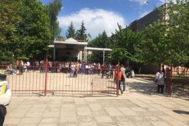 Освітяни висловили побоювання, що подібна ситуація може повторитися і на наступних іспитах | Фото: zik.ua