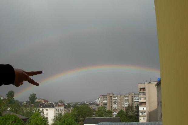 У ці хвилини франківці можуть вгледіти справжнє природнє диво