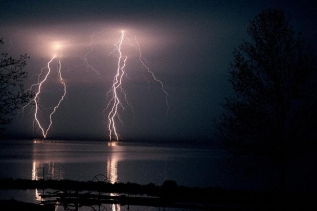 Якщо гроза застала вас під час прогулянки на велосипеді чи мотоциклі, терміново зупиніться &ndash; це небезпечно | Фото: