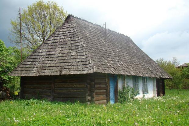 У Підмихайлі ще є стара хата під гонтою