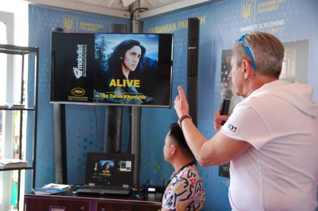 Після презентації стрічкою зацікавилися дистрибутори з Польщі, Угорщини, Азербайджану, Білорусії та інші | Фото: unn.com