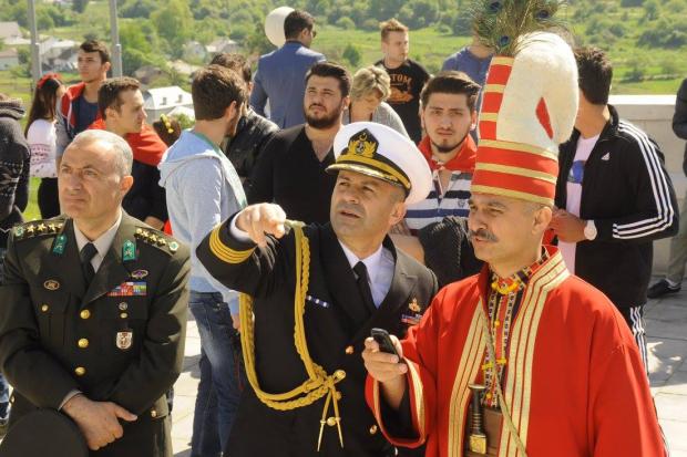 Помічник військового аташе, аташе і керівник найстарішого у світі військового оркестру "Мехтер" (існує з 16-го