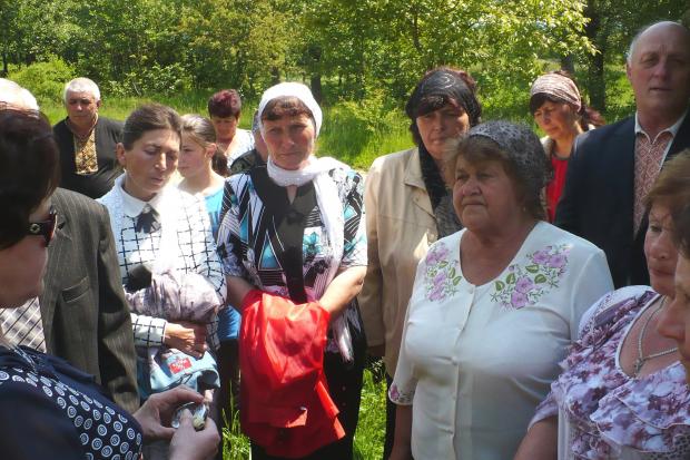 Учасники віча пам'яті | Фото: Оксана Тебешевська/Facebook