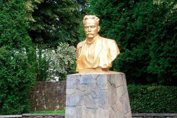 Квест розпочнеться у сквері Івана Франка і закінчиться у музеї-садибі родини Каменяра у Підгірках