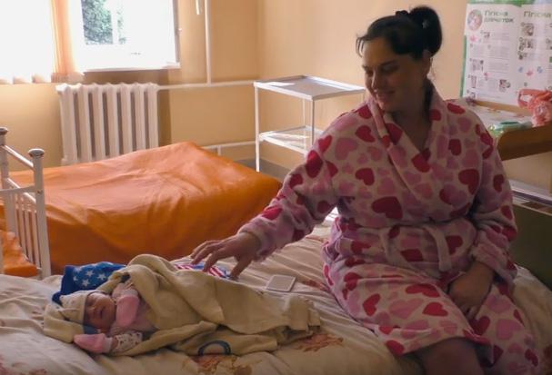 На другі пологи Ольга Скотар, за її словами, не витрачала коштів сімейного бюджету | Фото: Скрін з відео