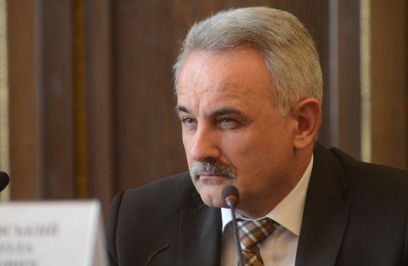 "У 5 років пас корову, а в 7 &ndash; уже ходив з косою. Раніше хотів стати фізиком, але у 9 класі сталася подія, як