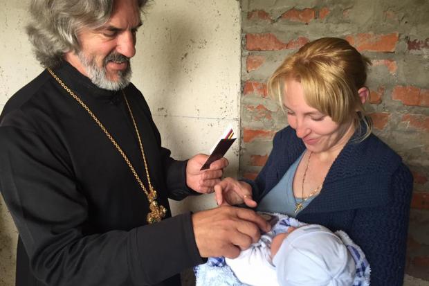 Родина загиблого Героя отримала нагороду"За жертовність і любов до України" | Фото: Vasul Andriyv