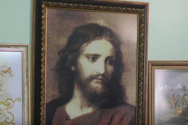 Кращі вишивки будуть представлені на обласному конкурсі серед медиків | Фото: Скрін з відео