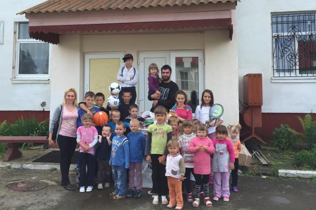 Вихованці дитячого будинку психоневрологічної реабілітації дітей у селі Мединя Галицького району