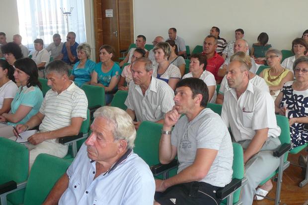 На нараді виступили громадські активісти з пропозицією щодо формування окремої територіальної громади з центром у Голині