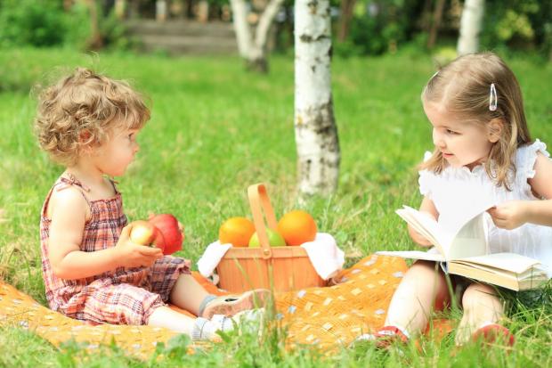 Перед споживанням овочів, фруктів та ягід їх необхідно добре промити питною водою, бажано облити окропом