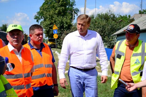 Олег Гончарук: Цьогоріч на ремонт дороги спрямовано близько 500 мільйонів гривень | Фото: if.gov.ua
