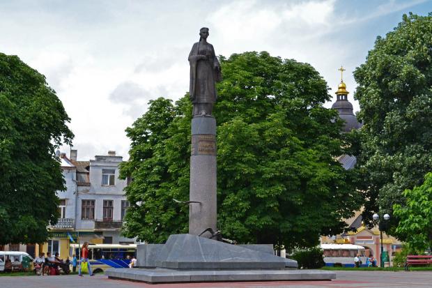 "Ми спробували і переконалися, що очікувати реальну реформу з київських пагорбів &mdash; це пів-справи. Її необхідн