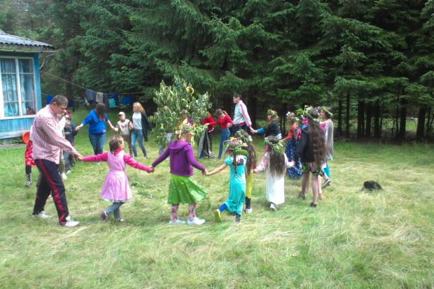 Молодь Калуша у потребі вже 14 років відпочиває у Мислівці