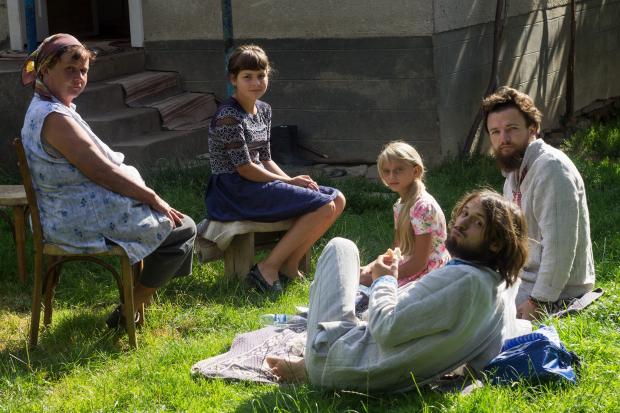 Мандрівники не мають при собі грошей, речей та взуття | Фото: Prostoboso/Facebook