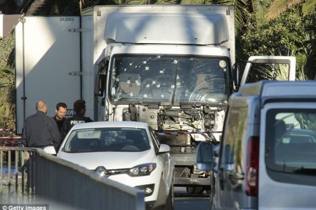 За кермом машини був професійний водій &ndash; 31-річний виходець із Тунісу | Фото: 5.ua