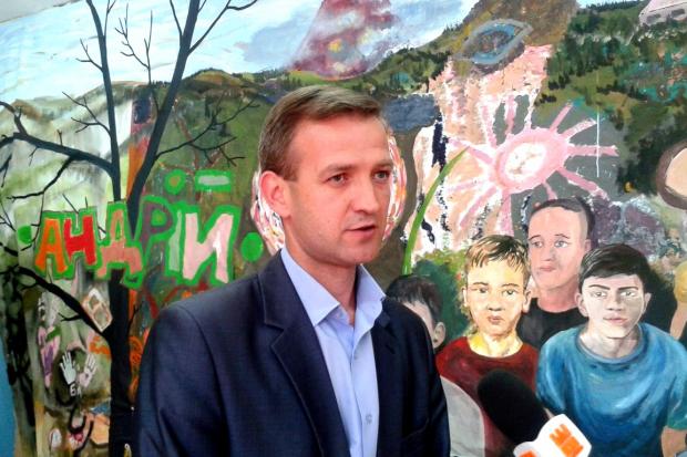 Художники та діти франківського центру реабілітації зробили цікаву та яскраву виставку | Фото: galka.if.ua