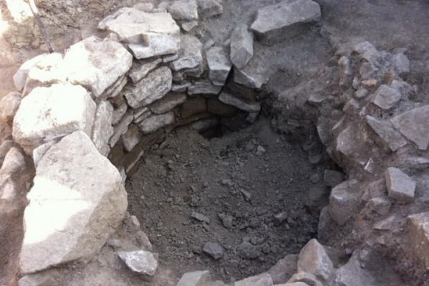 При розкопках було знайдено колодязь XVIII століття | Фото: molbuk.ua