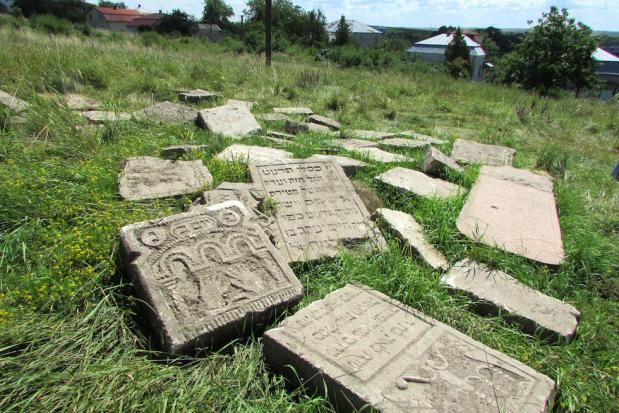 Більшість матзевотів колись використовували колись для дорожнього покриття | Фото: Ольга Вербяна