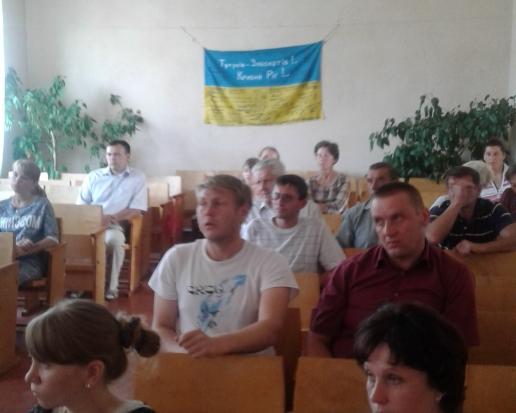 На зустрічі були присутні сільські голови, депутати, активісти сіл Тулуків та Іллінці | Фото: if.gov.ua