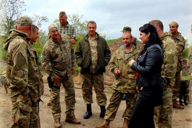 Марта Шпак дала концерт на нульовій лінії оборони | Фото: Marta Shpak/Facebook