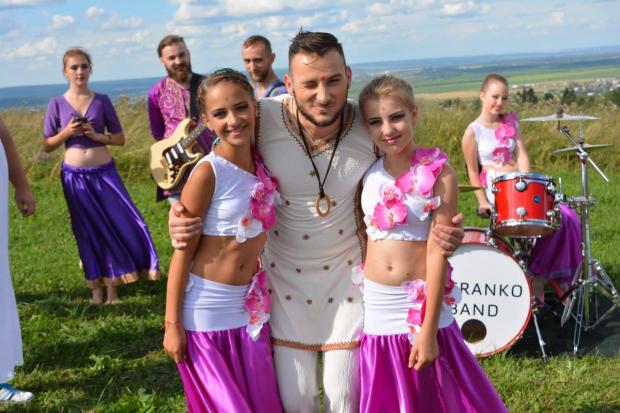 Для зйомок у відеороботі запросили калуських танцівників | Фото: Тетяна Кузевич-Книщук