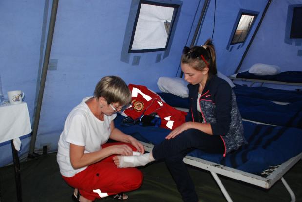 Під час прощі у селі Крилос Галицького районуокремим людям знадобиоася допомога медиків | Фото: Управління ДСНС України 