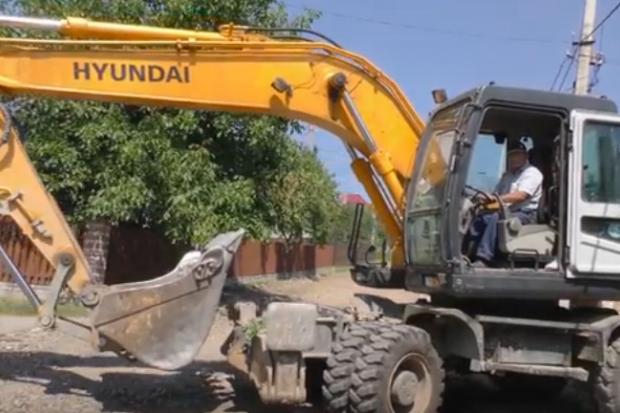 За ремонт вулиці Шухевича взялися фахівці "Карпатнафтобуду"