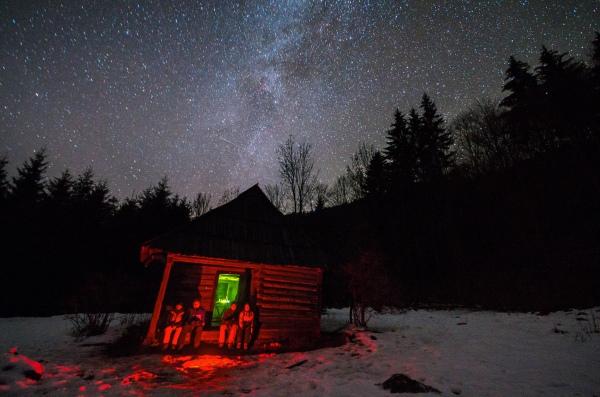 В Україні найкращими місцями для спостереження зоряного неба є найвіддаленіші частини Карпатських гір | Фото: Павло Мокр