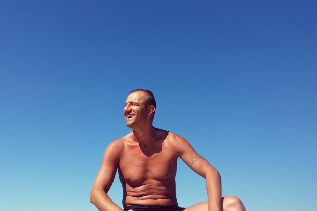 Михайло Гаврилюк вперше відпочиває на мор у Болгарії | Фото: Ярина Хемій/Facebook