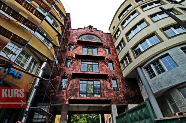 У Франківську з'явився химерний будинок | Фото: kurs.if.ua