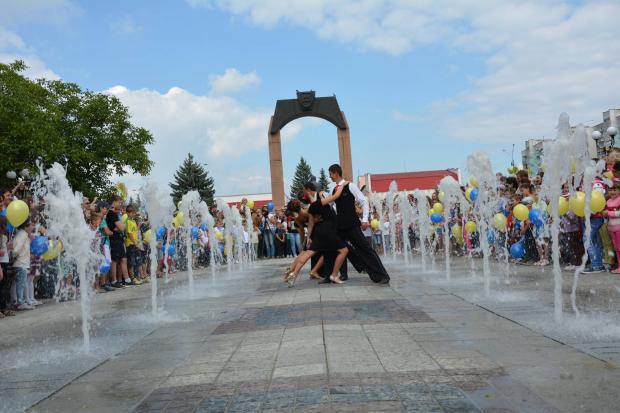 Фонтан урочисто відкрили на Медовій алеї | Фото: Тетяна Матвєєва