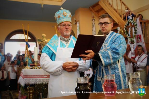 У Сівці-Войнилівській освятили храм