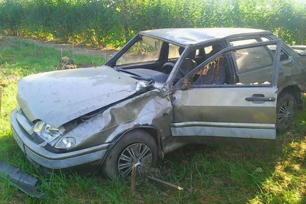 Від удару легковик занесло і, з&rsquo;їхавши у кювет, &laquo;Лада&raquo; кілька разів перекинулася