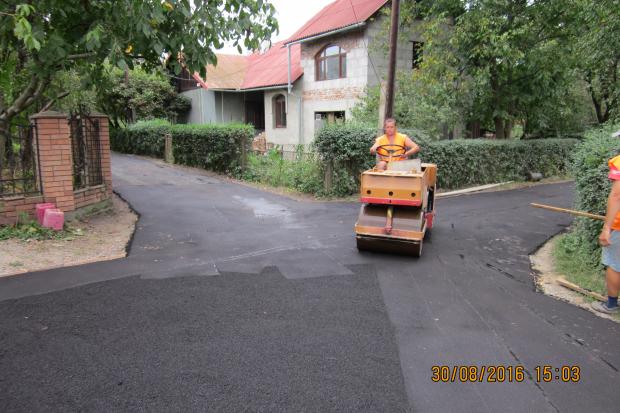 Розпочато роботи з капітального ремонту міжквартальних проїздів та тротуарів  у Загір'ї | Фото: kalushcity.if.ua