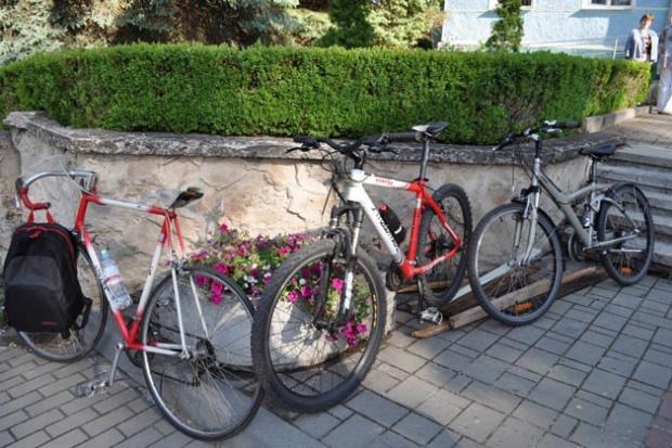 Ілюстрація. Велосипедом, грмоадським транспортом і пішки рекомендують калушанам пересуватися під час Європейського тижня