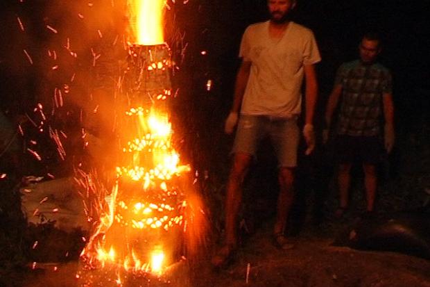 Для складного мистецького процесу спеціально готували дрова та глину