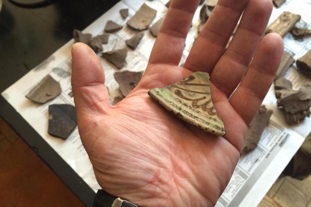 Робочі передали свої знахідки до історико-краєзнаавчого музею Калущини | Фото: Gennady Maksymets/Facebook