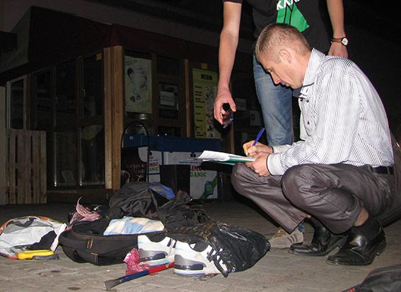 Злодій попередньо обдивлявся місця розташування храмів і вибирав ті, які знаходилися подалі від сільських будинків