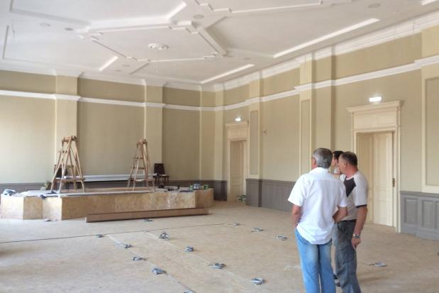 Добігає кінця реставрація залу в коломийській ратуші  | Фото: Наталія  Сандецька