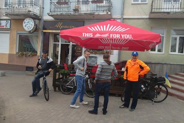 Ранкова кава перед початком робочого дня  | Фото: Леся Мартиненко 