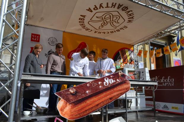 Калушанку обурила жахлива організація свята еклерів у Львові.