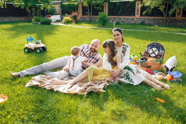 Маша Єфросиніна і Тимур Хромаєв виховують двох дітей | Фото: segodnya.ua